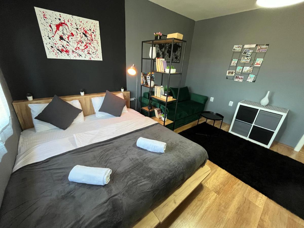 Mickitos City Center Apartment Скоп'є Екстер'єр фото