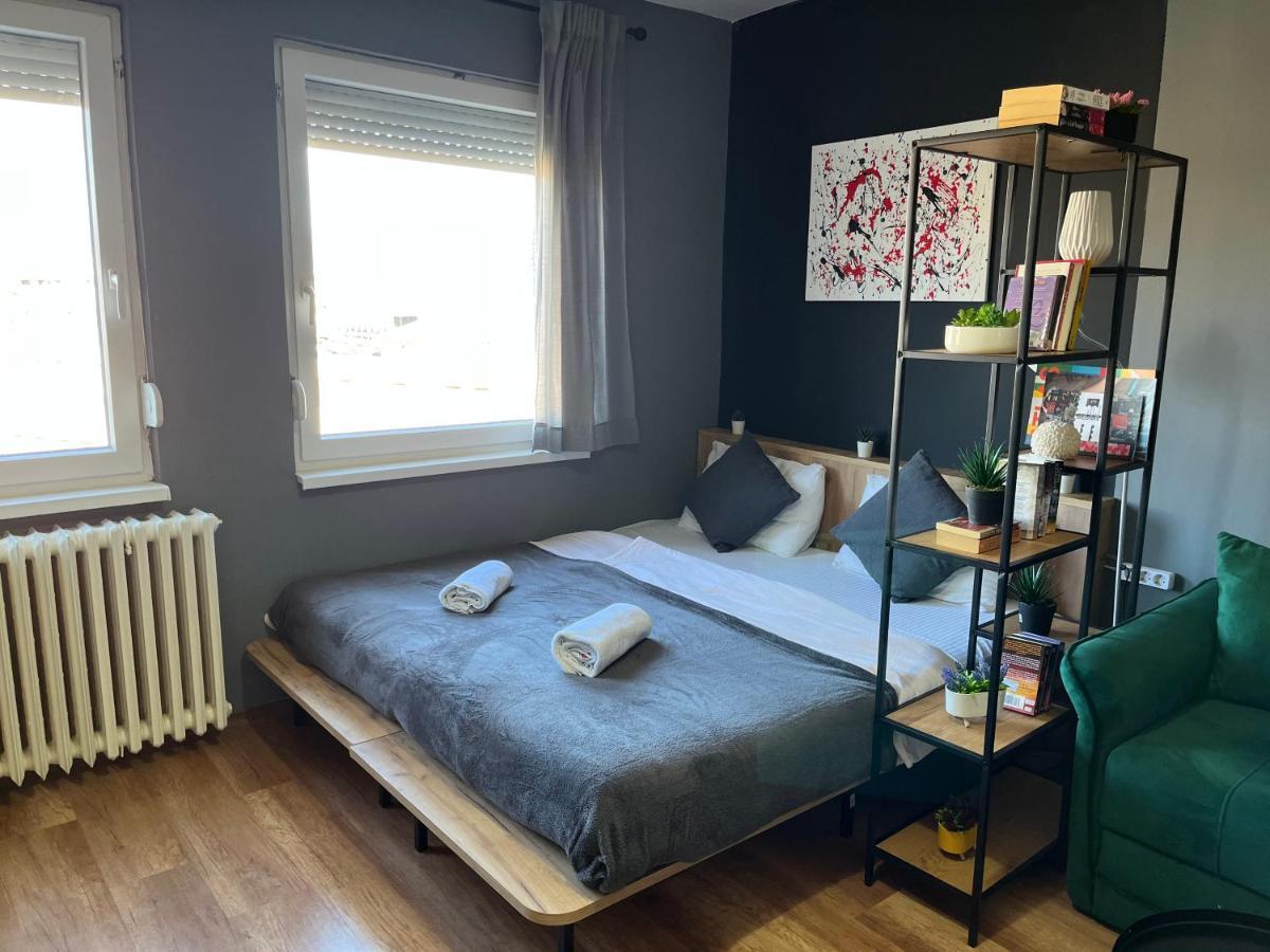Mickitos City Center Apartment Скоп'є Екстер'єр фото